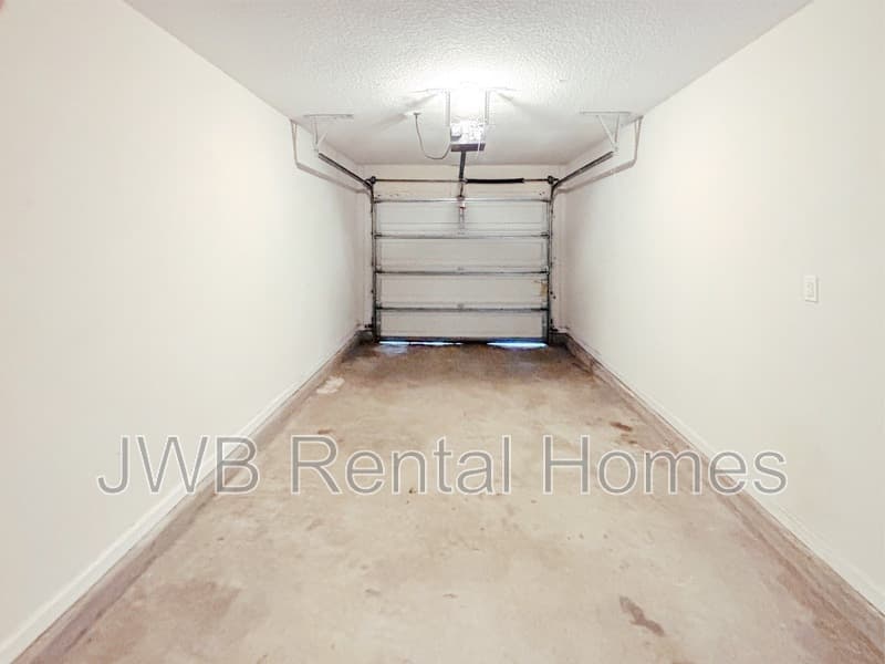 Jacksonville House: 2833 Circle St E