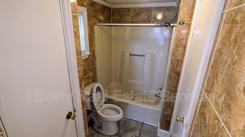 Hinesville House: 955 Hollywood Dr