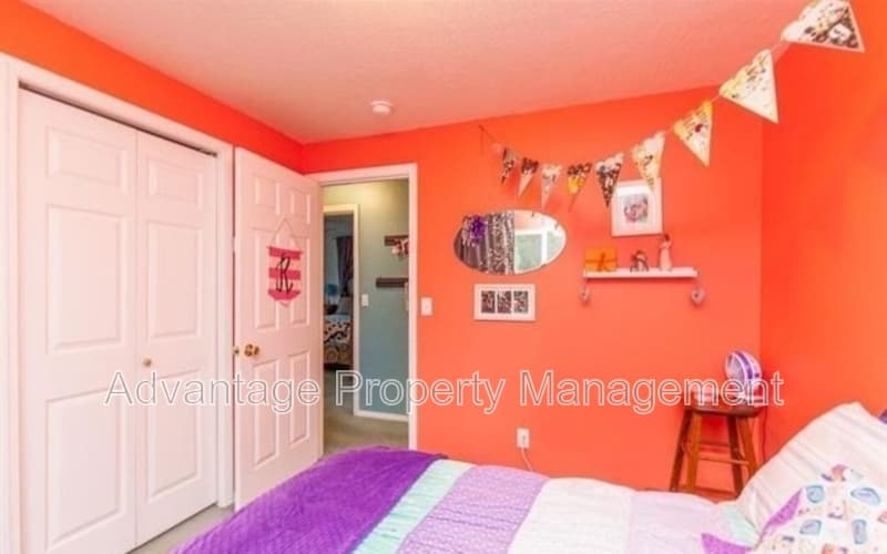 Albany House: 3122 30th SE