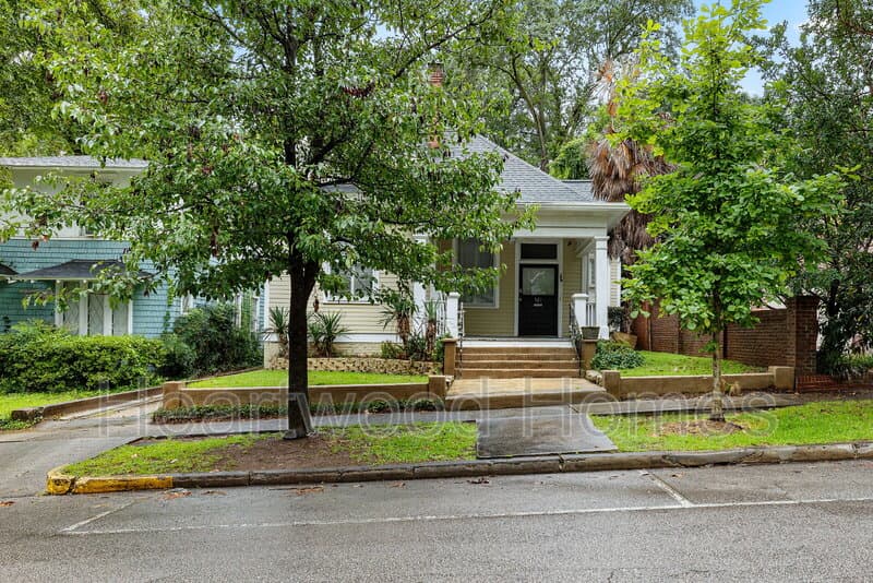 Columbia House: 921 Laurens Street