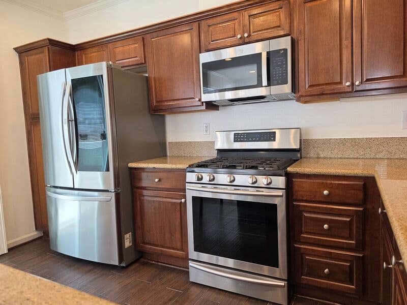 Rancho Santa Margarita House: 162 Seacountry Lane -