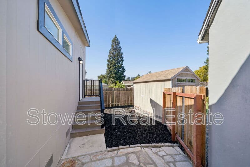 Danville House: 273 Cameo Dr