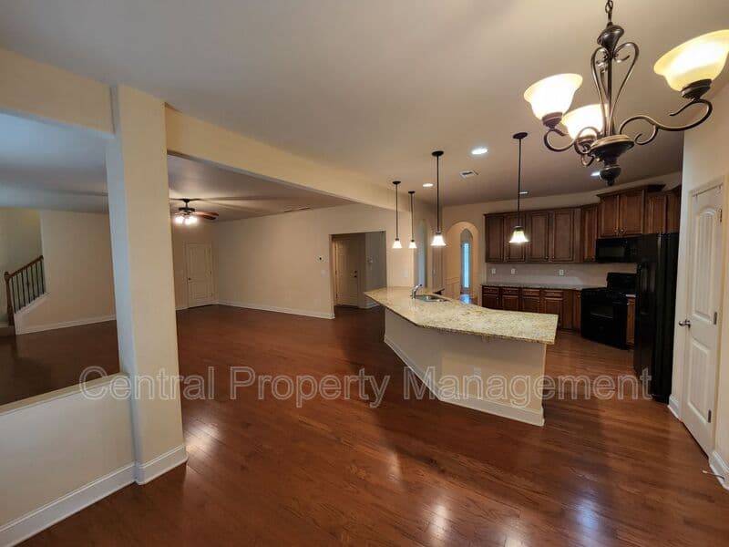 Simpsonville House: 265 Meadow Blossom Way