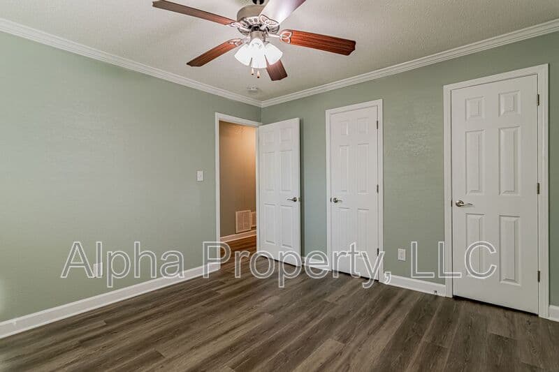 Greer House: 206 E Arlington Ave