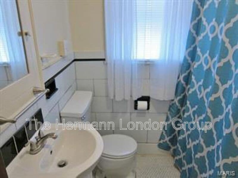 Saint Louis Condo: 4515-4517 Rosa