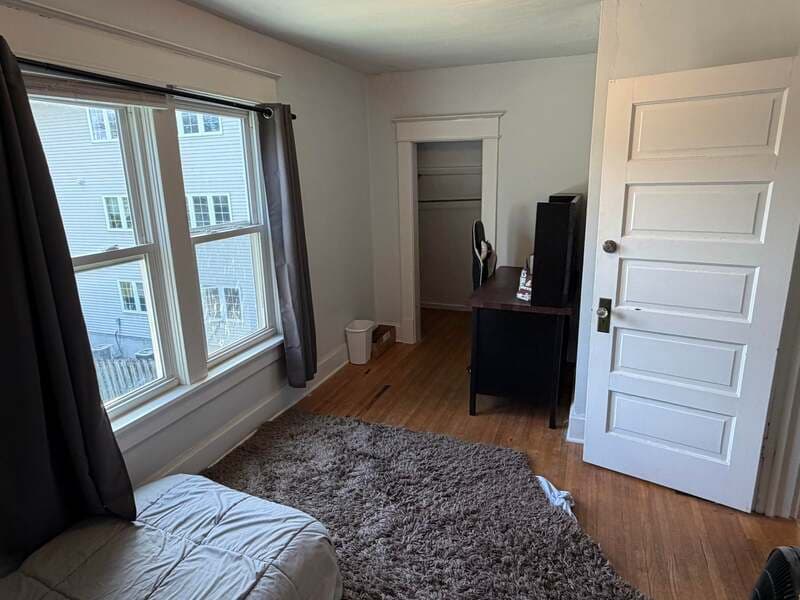 Ames House: 3202 Lincoln Way