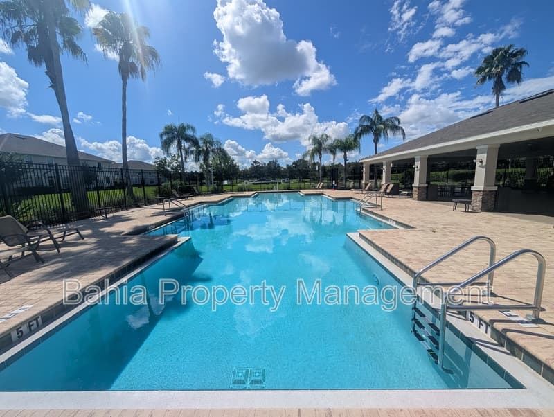 Plant City Townhome: 803 Ashentree Dr