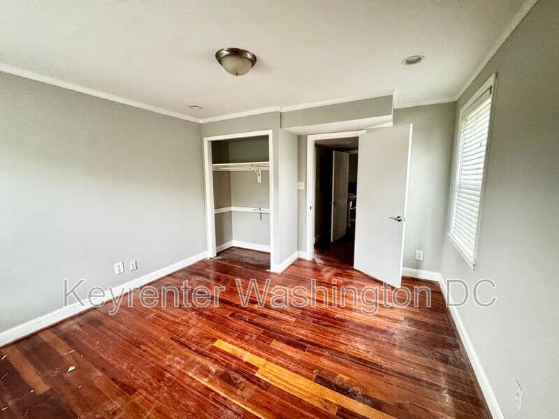 Washington Condo: 3805 W St, SE