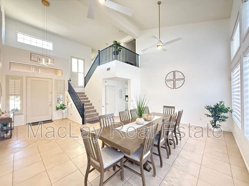 Chandler House: 757 W Aloe Pl