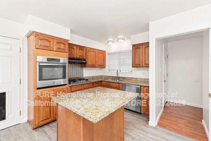 Rohnert Park House: 257 Allan Avenue