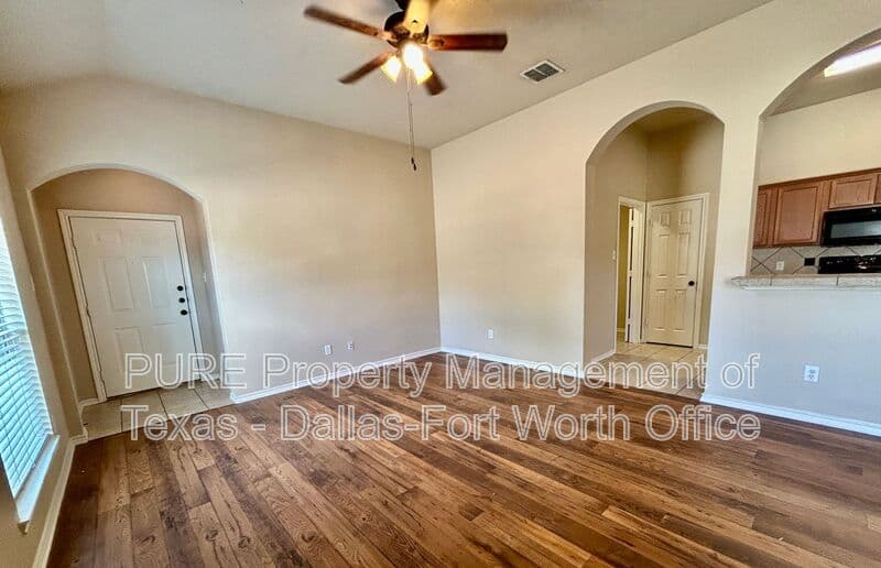 Mansfield House: 2400 Ravenwood Ct