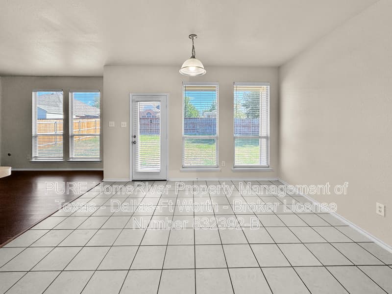 Forney House: 2215 Overton Dr