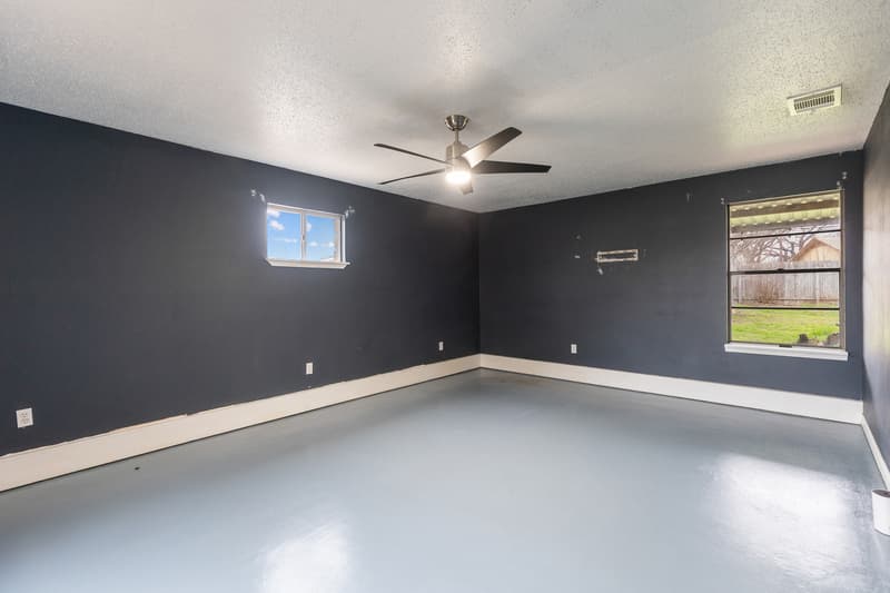 Burnet House: 400 North River Oaks Drive