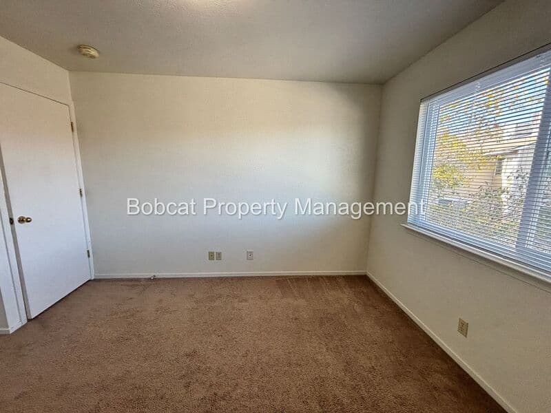 Dayton Condo: 136 Dayton Village Parkway
