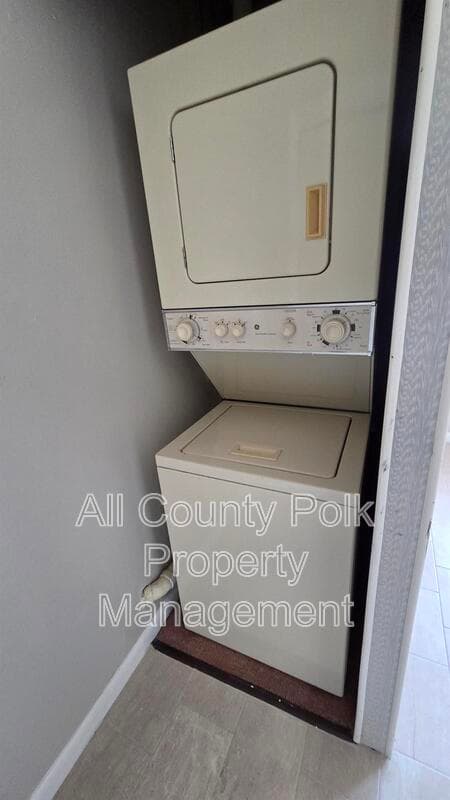 Lake Alfred Condo: 927 S Buena Vista Dr