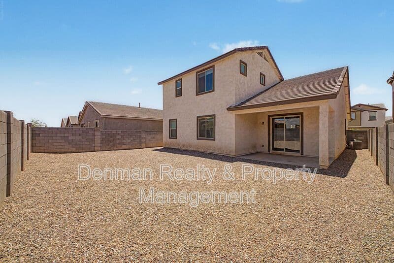 Avondale House: 10984 W. Pierce Street