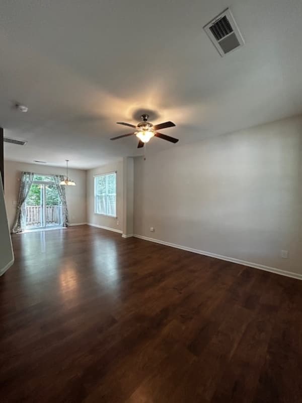 Lexington House: 257 Chesterton Drive