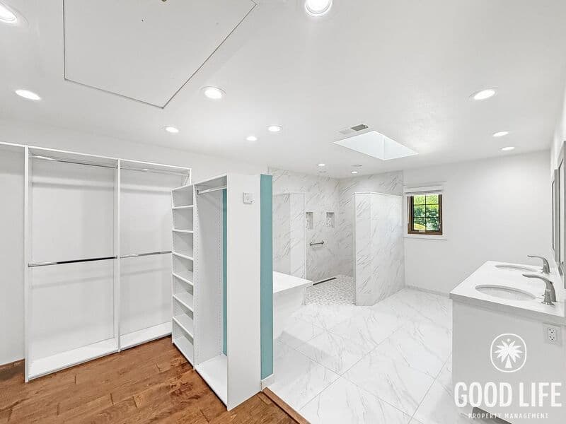 Corona House: 9250 Beazley Ln