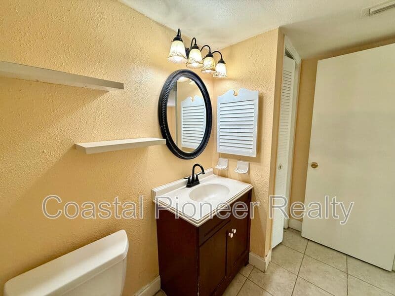 Tampa House: 2840 Somerset Park Drive