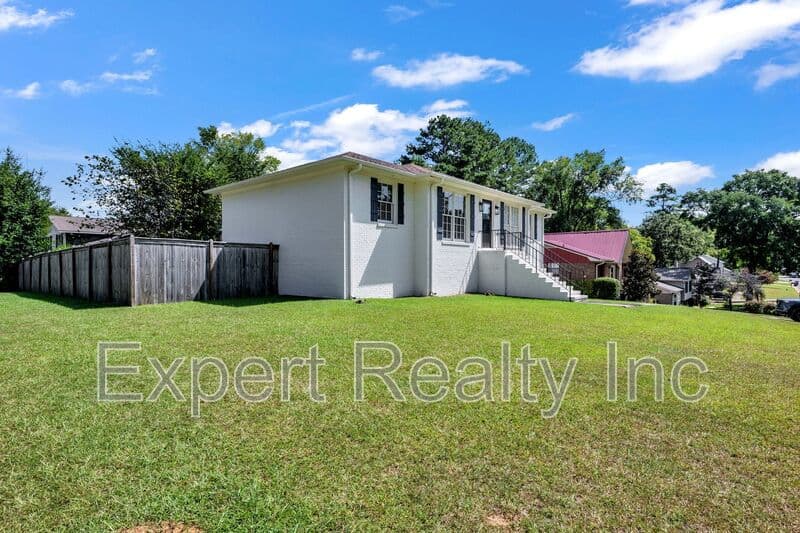 Alabaster House: 1064 Caribbean Circle