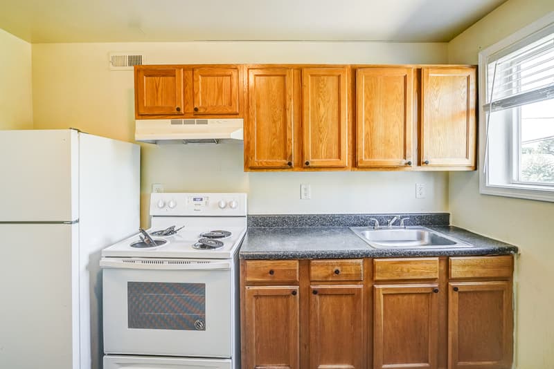 Richmond Condo: 2100 Phaup St