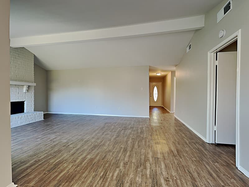 Houston House: 8807 Sherrywood Dr