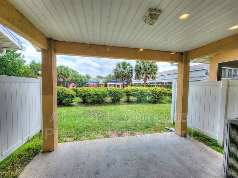 Jacksonville Townhome: 2311 Red Moon Dr.