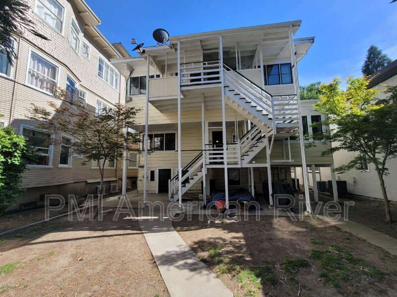 Sacramento House: 1319 H Street