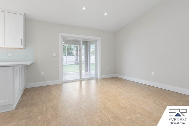 Palm Coast House: 12 Walt Place