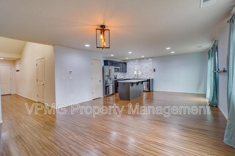 Vancouver House: 11705 NE 131st Pl