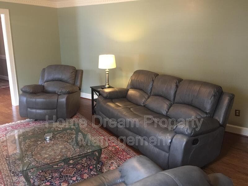Fredericksburg House: 842 Spring Valley Dr A1