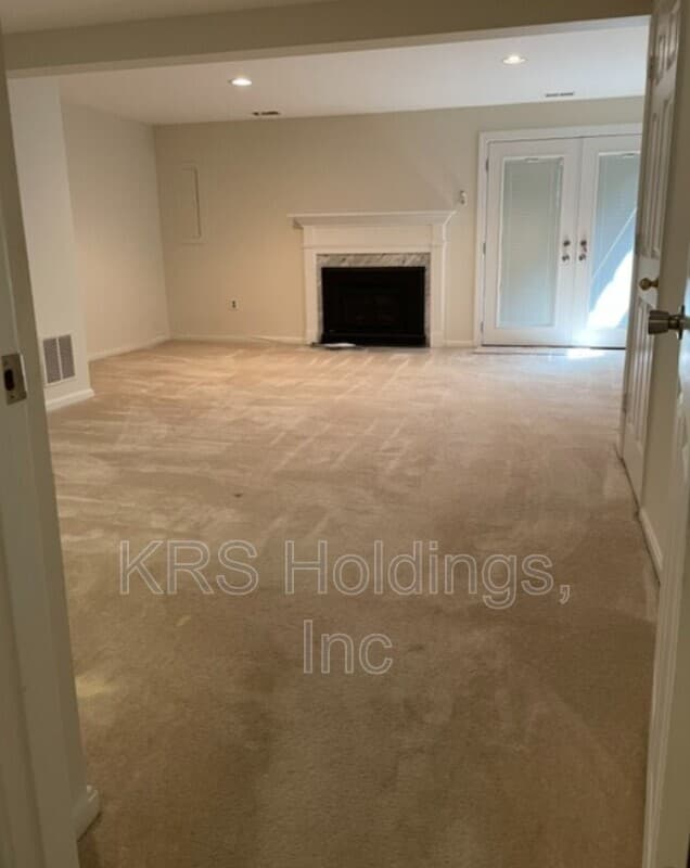 Alexandria Townhome: 6268 Walkers Croft Way