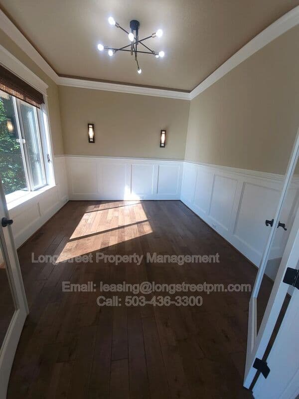 Portland House: 9739 NW Henry Ct