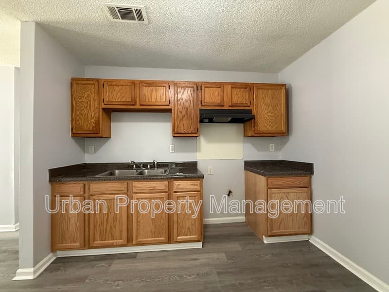Memphis House: 3544 Hicky St