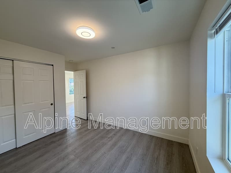 Oakland House: 1437B 48th Avenue