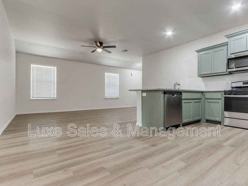 El Reno House: 1501 Pavy Parkway