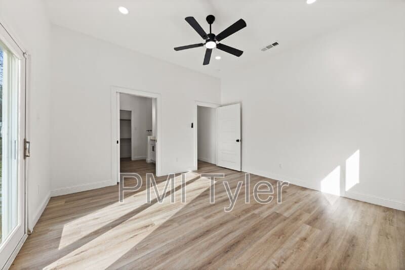 Paris House: 1279 Bonham Street