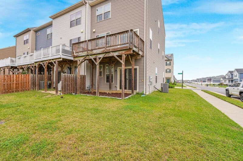 Fredericksburg House: 10100 Futbol Ct