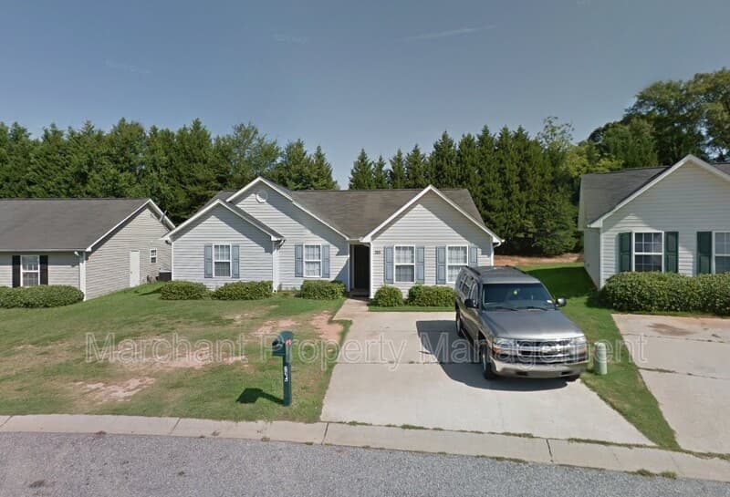 Simpsonville House: 209 Cornerstone Court