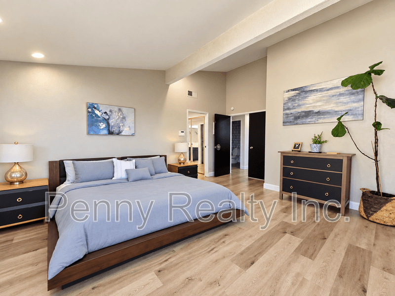 Escondido House: 9603 Indian Creek Way