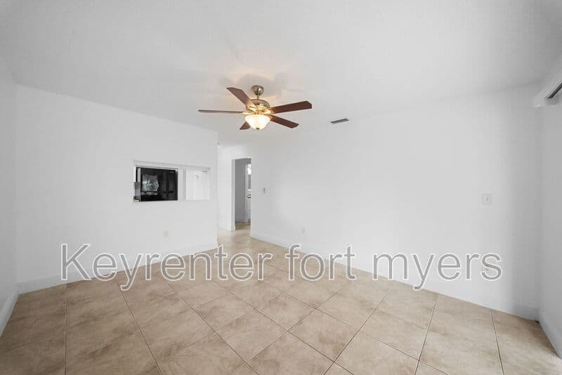 Fort Myers House: 11368 SUMMERWINDS CT