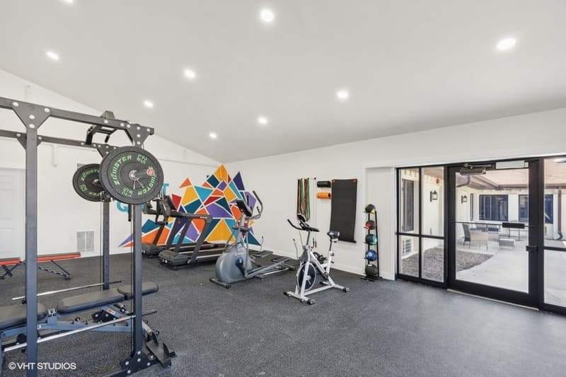 Pella Condo: 413 Jefferson Street - 14