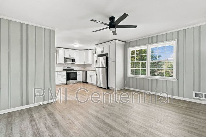 Decatur House: 3438 Springside Drive