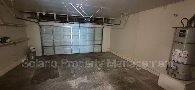 Fairfield House: 5023 Oakbrook Cir