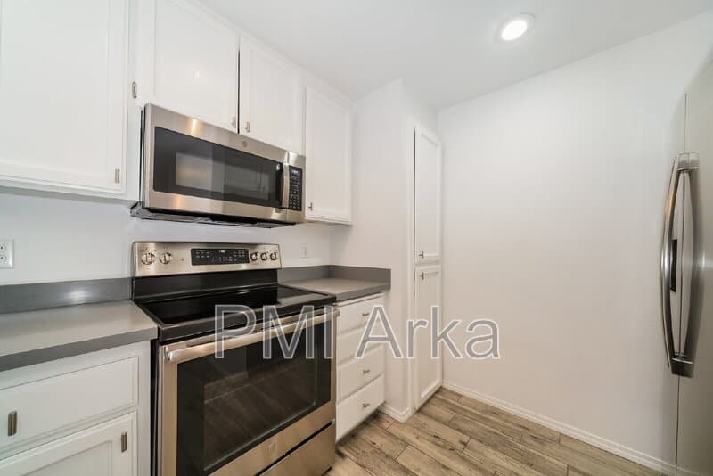 Kirkland House: 11818 NE 105th Ct