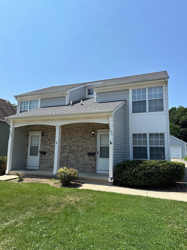 Elgin Condo: 542 N Crystal St
