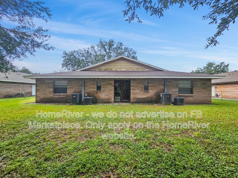 Brandon House: 3205 Bloomingdale Villas Ct