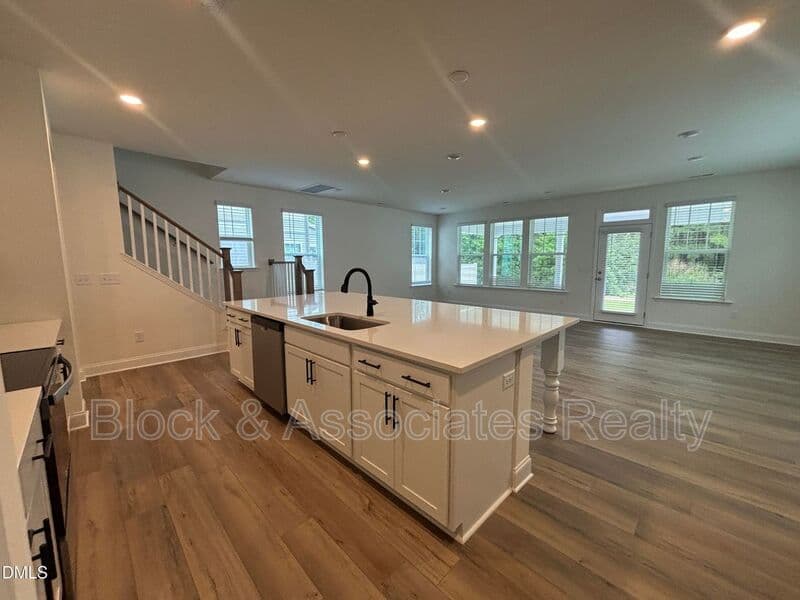 Raleigh House: 5128 Ranger Grove Way