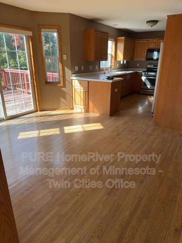 Rochester House: 5939 Shetland Dr NW