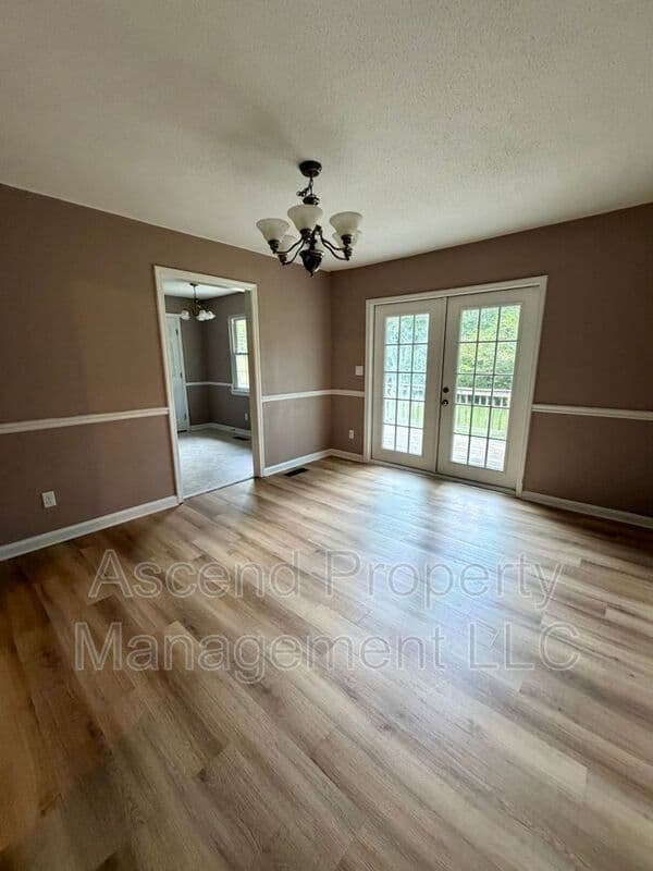 Ooltewah House: 5428 Country Village Dr